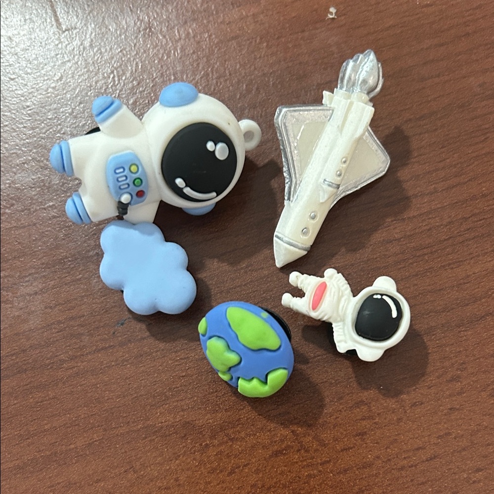 Croc charms